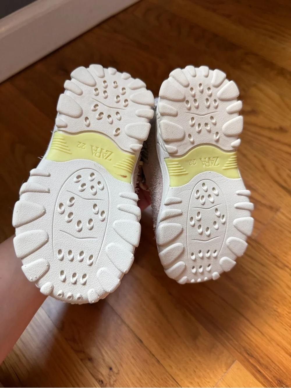 Cute and cozy Zara toddler boots